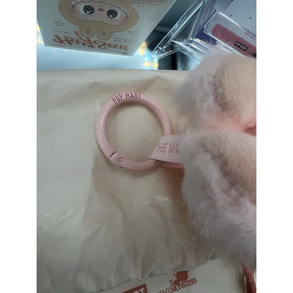 The Monsters -Have a Seat Labubu collectible CONFIRMED Dada w/drawstring pouch - Picture 4 of 6